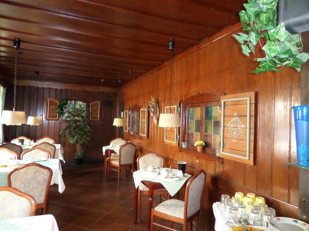 Hotel Zur Sonne Котбус Экстерьер фото